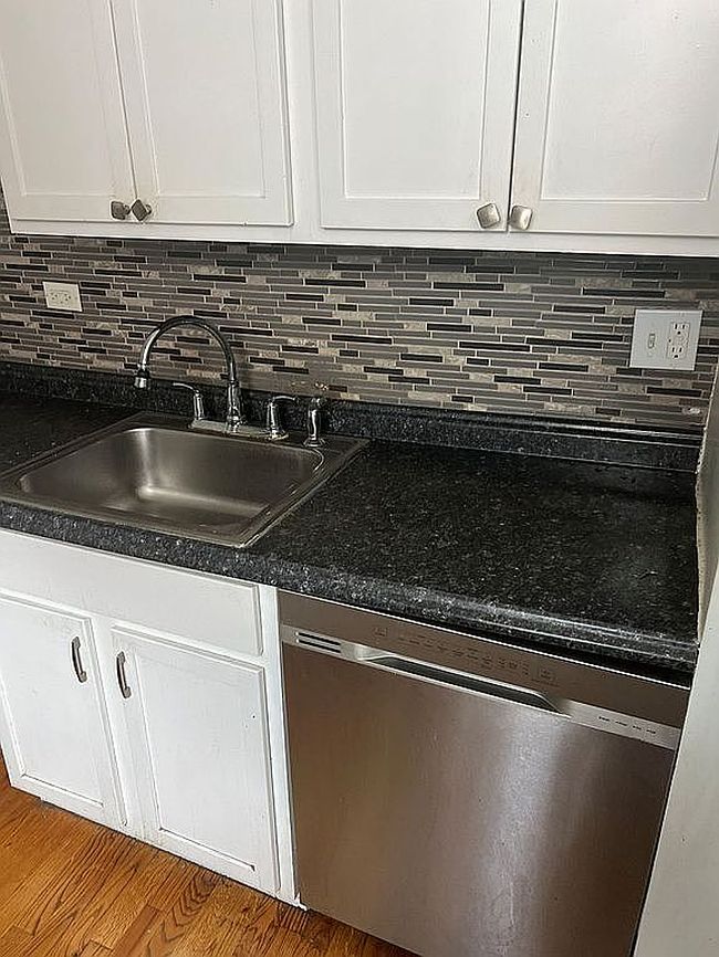 Image of 2059 Pine St Apt D