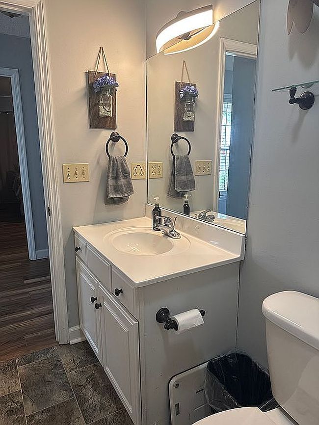 Photo of 121 Stones Ln, Jacksboro, TN