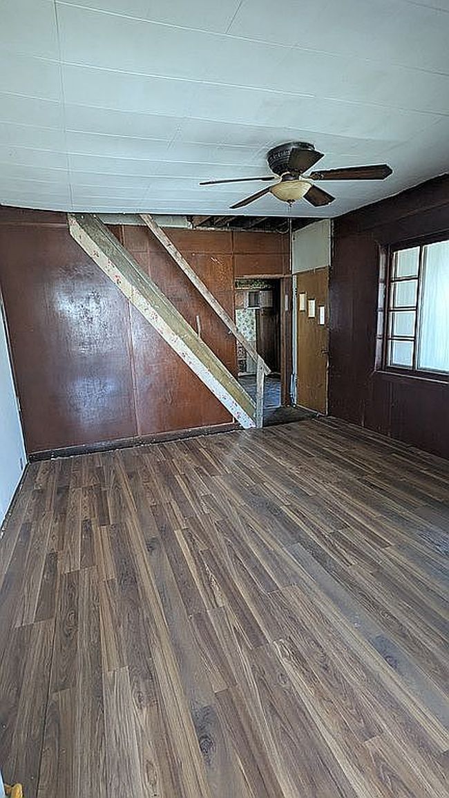 Image of 307 W Harris St