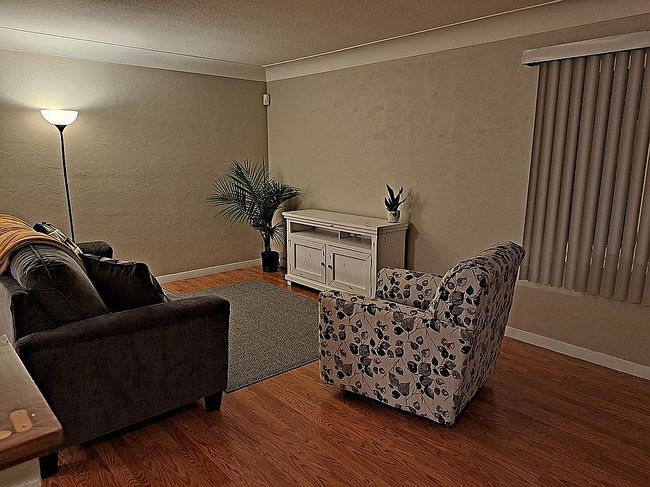 Additional photo 3 of property located at 2401 Victoria Dr Sw