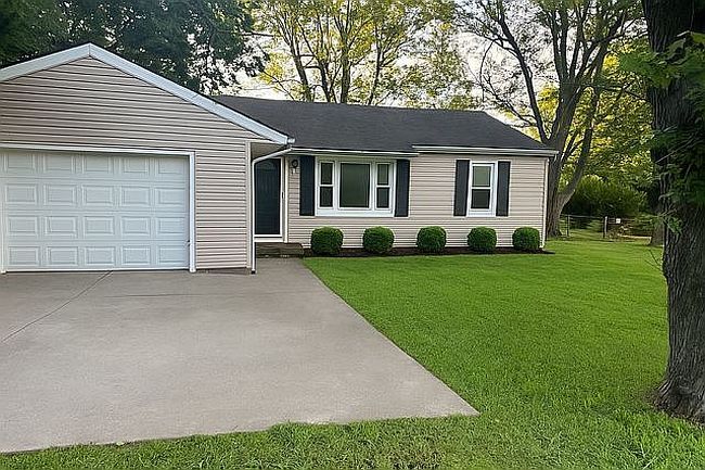 Photo of 115 S Bryan St E, Sperry, OK