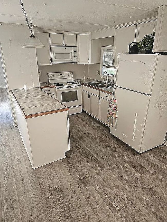 Image of 5081 S Pine St