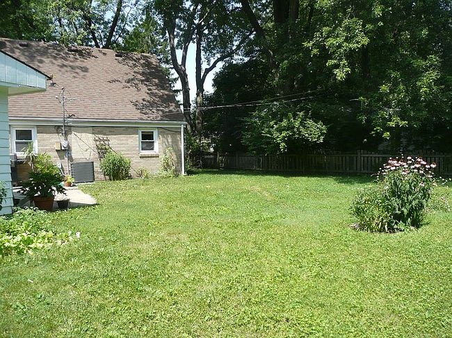 705 Ventura Rd, Champaign, IL