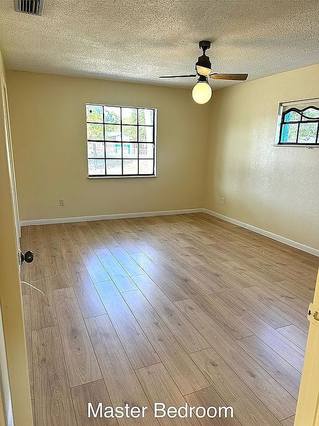 Additional photo 3 of property located at 3122 Se 34th Ave