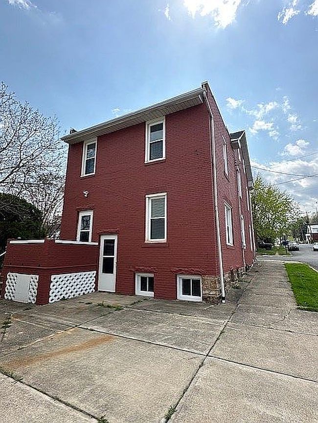 Image of 134 W Shirley St