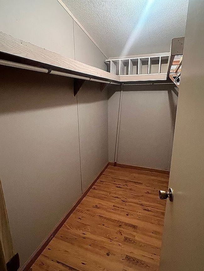 Preview of property located at 2504 Dolphin Dr