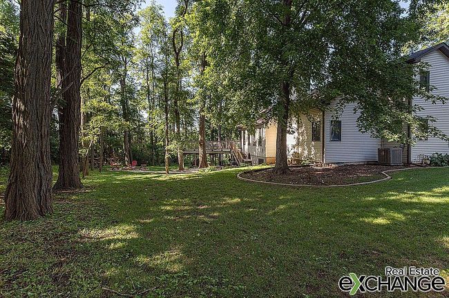Photo of 3885 Aspen Hills Dr, Bettendorf, IA