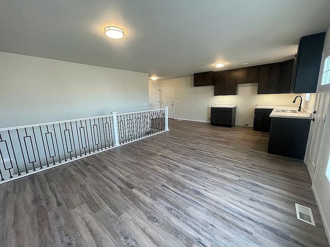 Image of 505 E 8th St