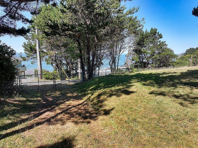 Photo of Holmes Dr, Brookings, OR