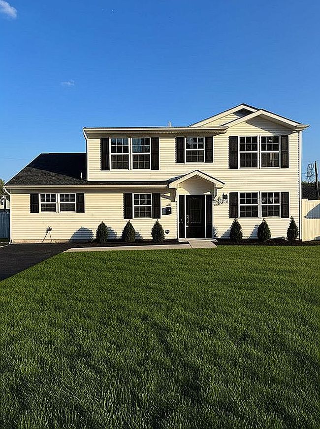 Photo of 38 Inland Rd, Levittown, PA