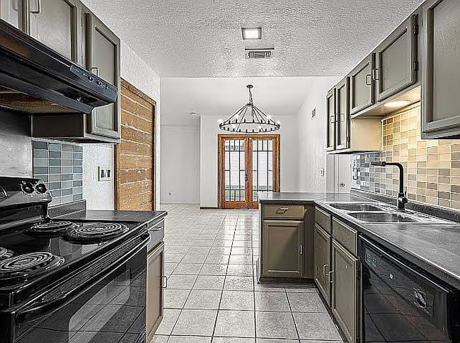 Photo of 5530 Rangeland St, San Antonio, TX