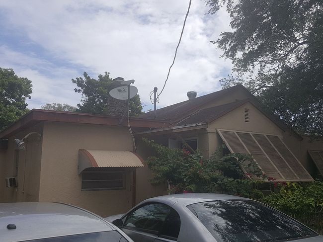 Additional photo 2 of property located at 585 Ne 163rd St