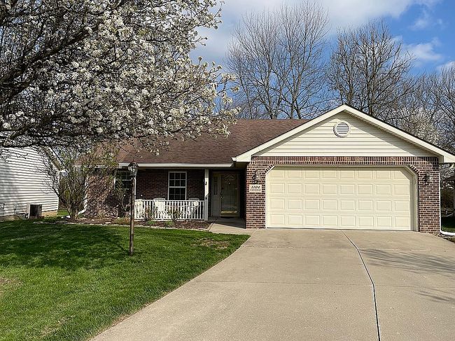 Image of 1104 N Saybrook Ln