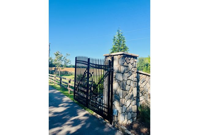 Photo of 5335 Cravens Road
