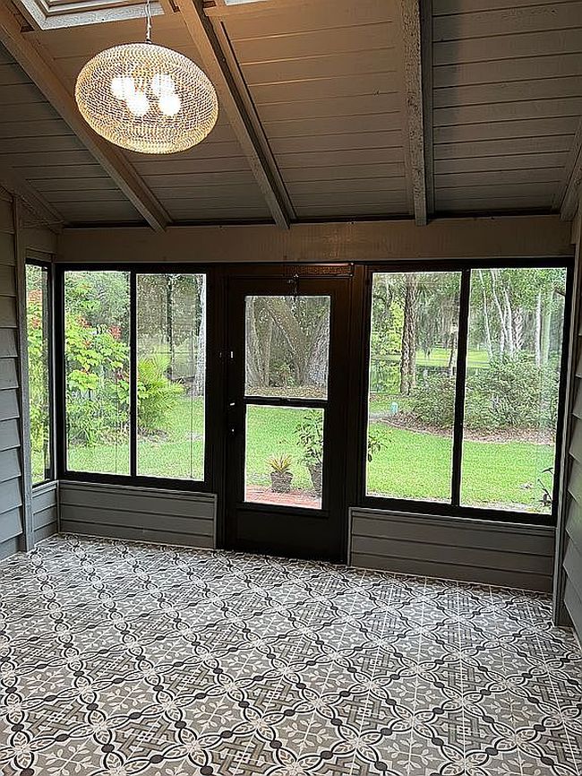 Photo of 940 Village Green Rd, Deland, FL