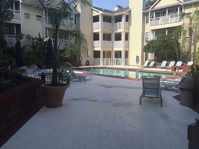 Image of 1000 W Horatio St Apt 129