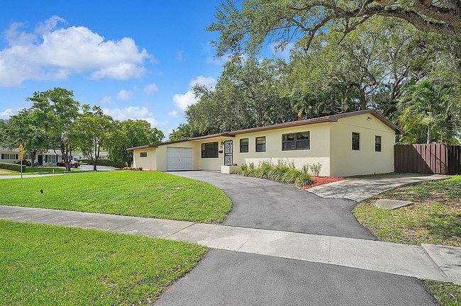 Photo of 7415 Sw 98th Ct, Miami, FL