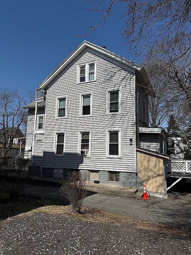 Photo of 157 Crystal Ave, New London, CT