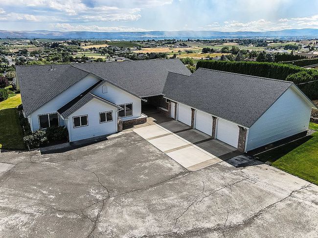 Photo of 310 N 99th Ave, Yakima, WA