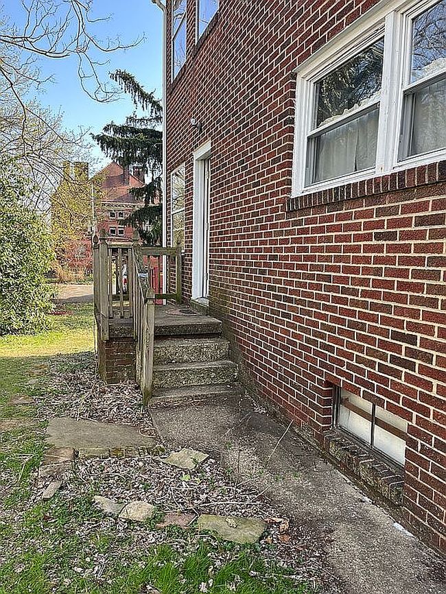 Image of 134 E Wallace Ave