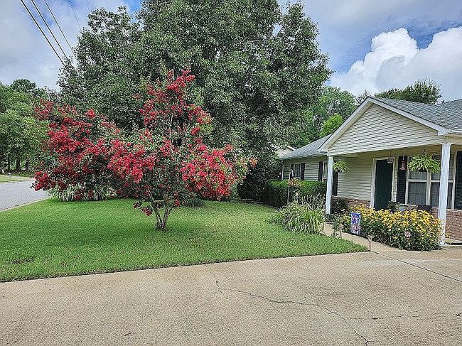 Photo of 76 Village St, Dyersburg, TN
