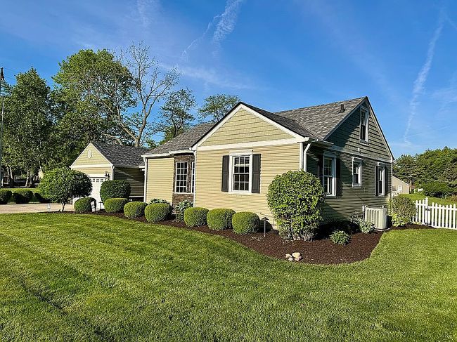 Image of 1624 N Whitcomb Ave