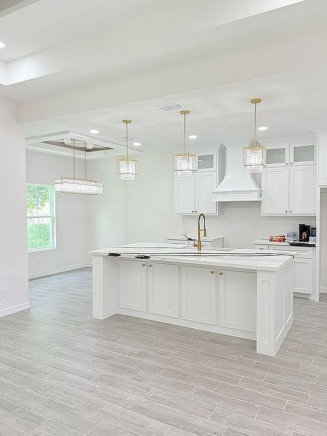 Additional photo 3 of property located at 1216 Spur