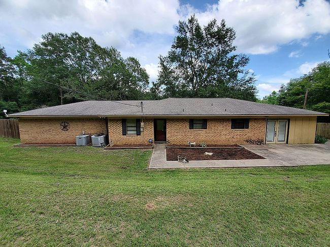 Photo of 1251 E Beverly Dr, Overton, TX