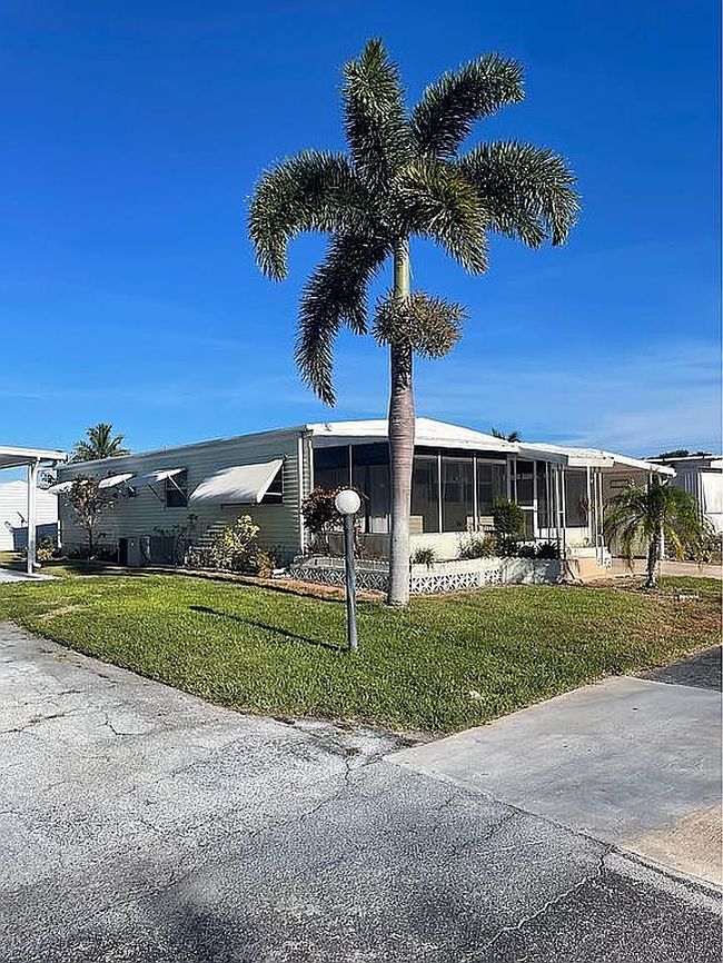Photo of 602 Ne Garden View Way