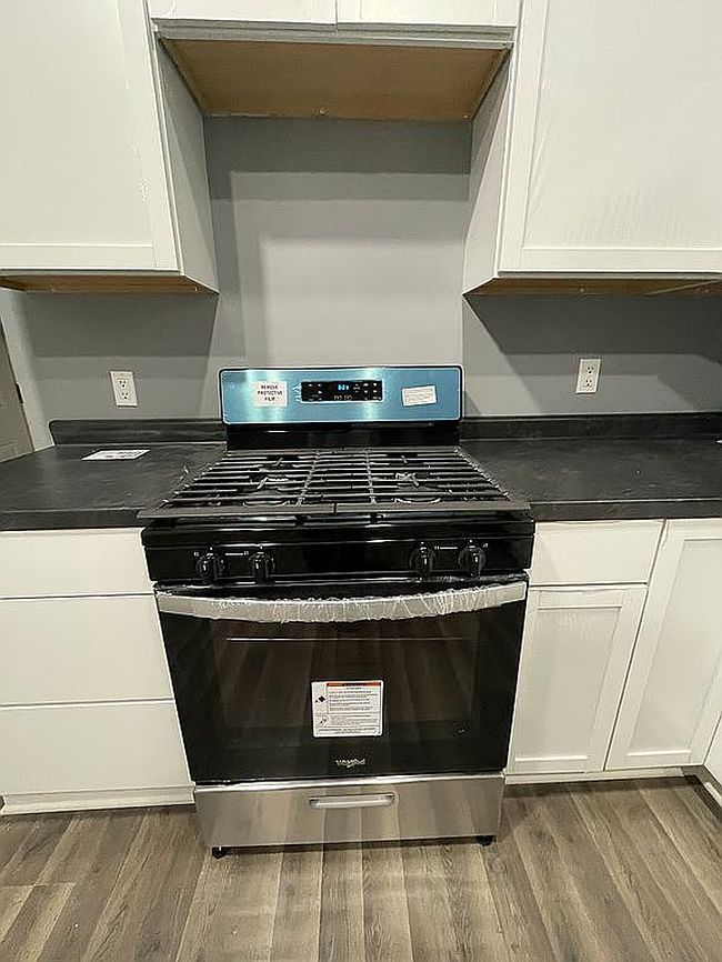 Image of 706 W 9th St