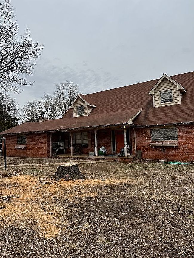 2825 L A Cann Dr, Ponca City, OK