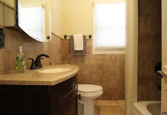 Additional photo 2 of property located at 1023 Main St