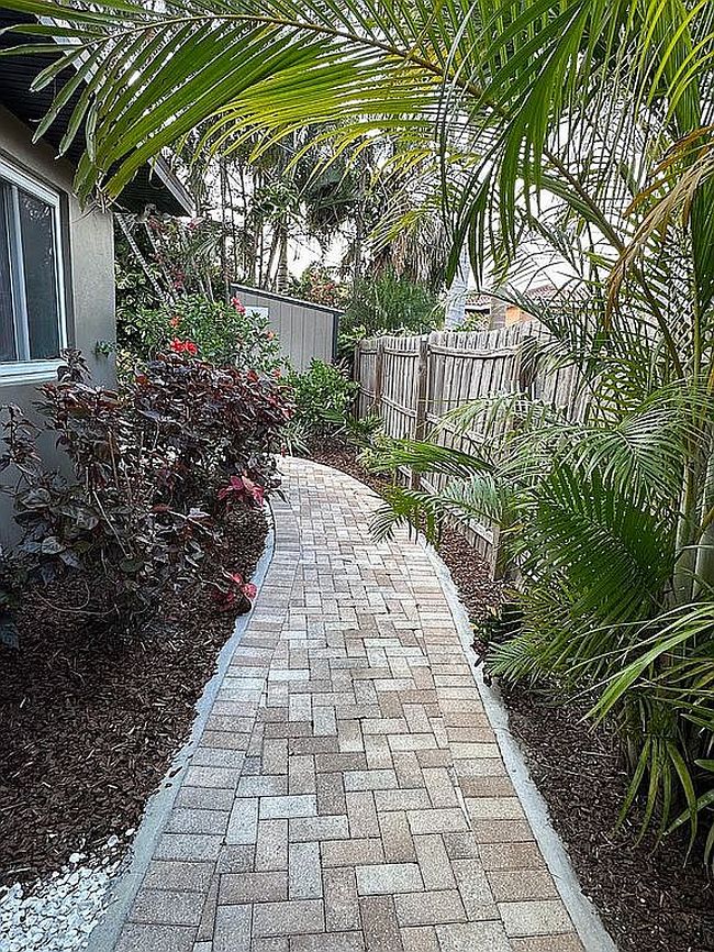 Image of 200 Lamara Way Ne