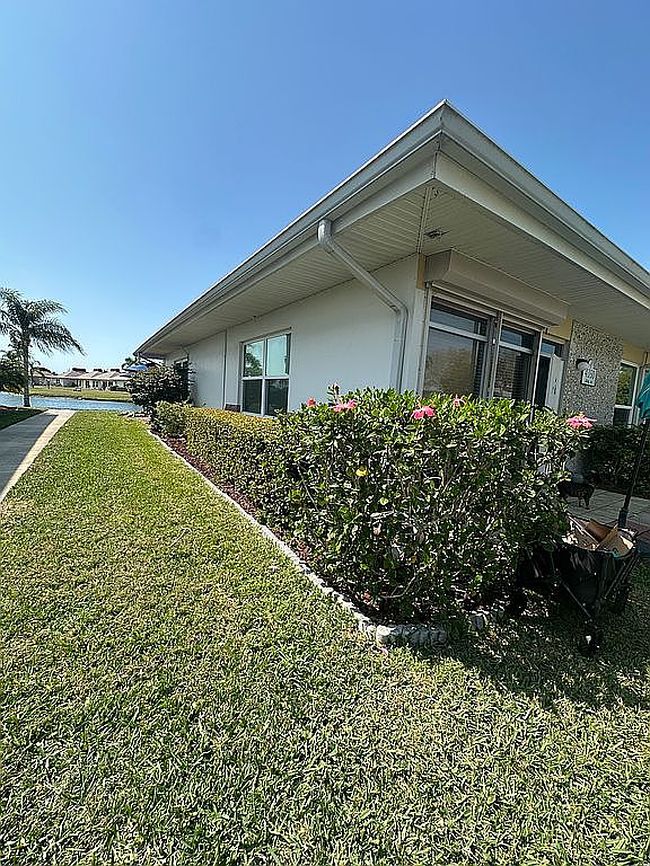 Image of 4350 Tahitian Gardens Cir Apt A
