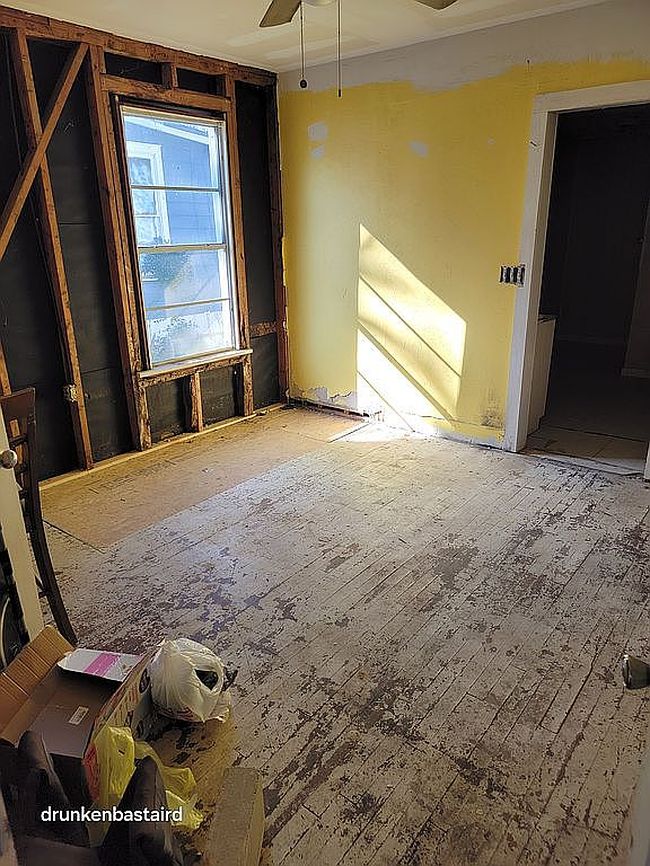 Image of 908 2nd St Se