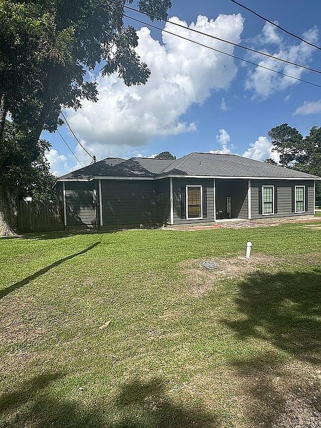 Additional photo 2 of property located at 602 Clara St