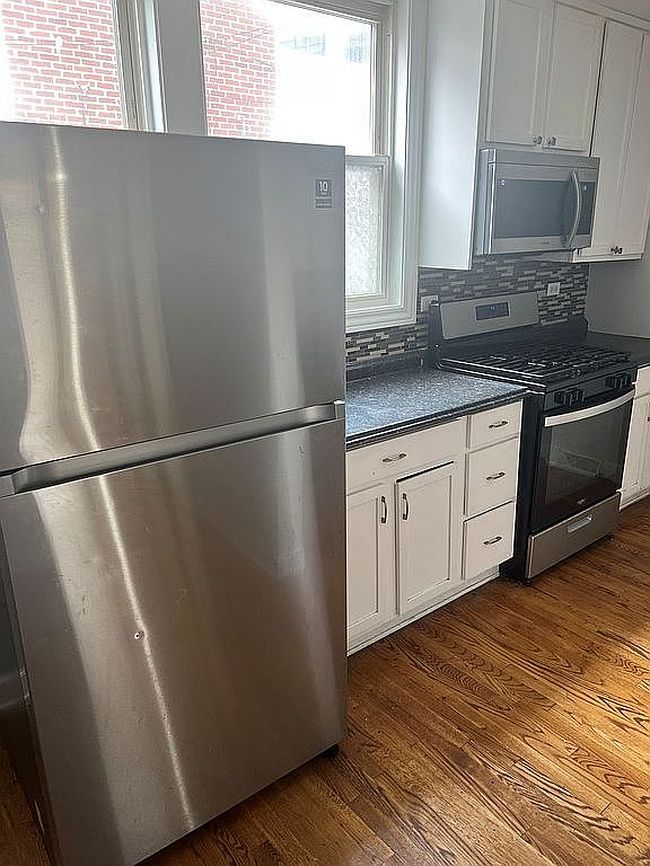 Image of 2059 Pine St Apt D