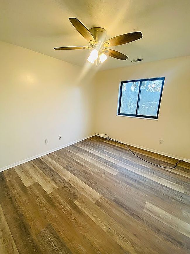 Image of 7217 Creekview Dr