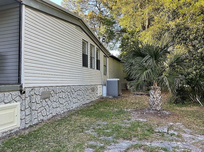 Image of 14 Lakeshore Dr