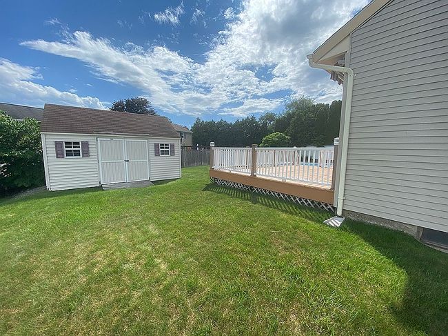 Photo of 29 Cord Dr, Latham, NY