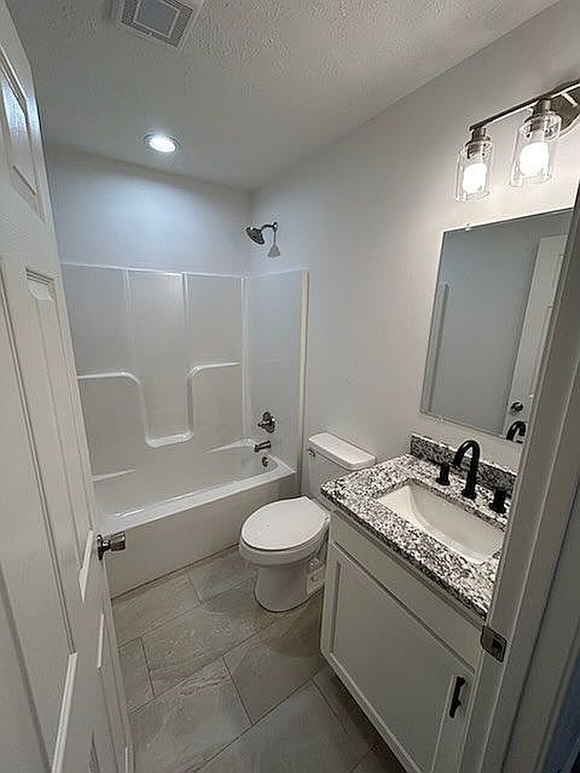 Photo of 330 Ridge Rd, Charlestown, IN