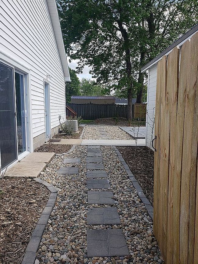 Photo of 202 S 4th St, Marshall, IL
