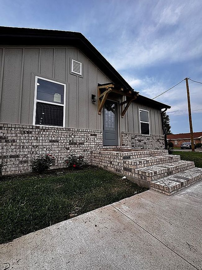 Image of 207 Oaklawn Dr
