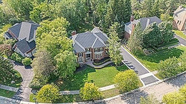 Photo of 6622 Crest Top Dr, West Bloomfield, MI