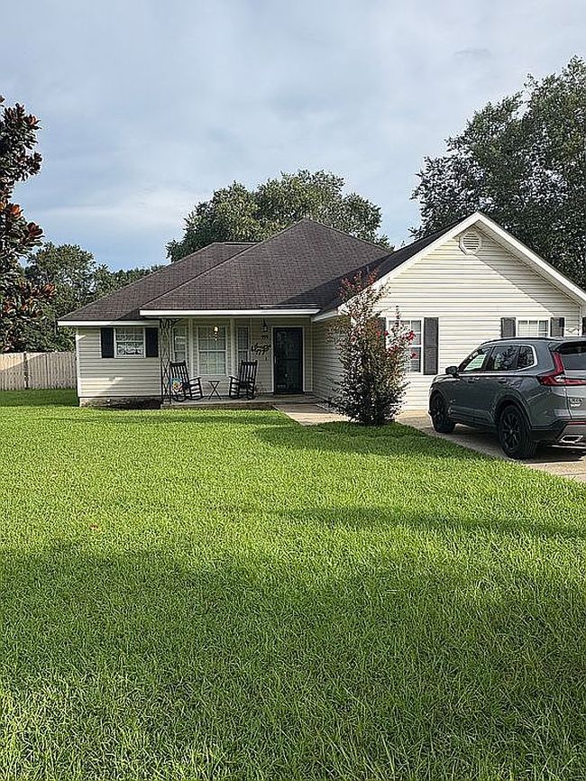 Photo of 114 Carimar Pl, Headland, AL