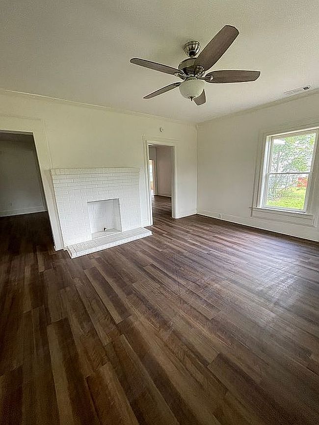 Photo of 217 Barnesville St, Thomaston, GA