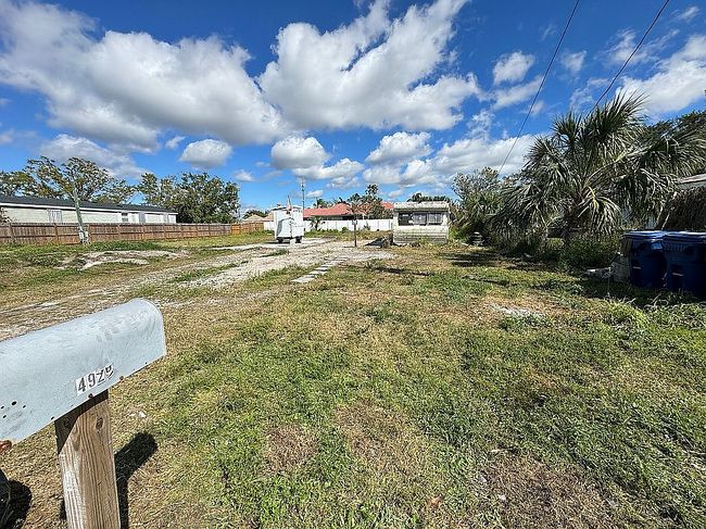 Image of 4929 Victoria Ave