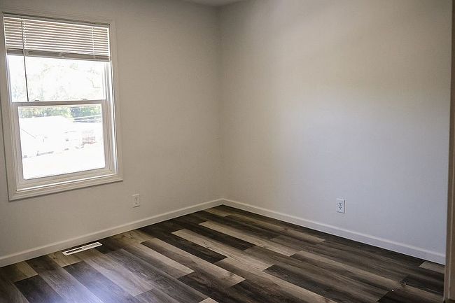 Image of 212 E Welch St