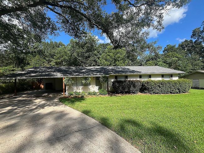 Photo of 202 Pinehills Dr, Hattiesburg, MS