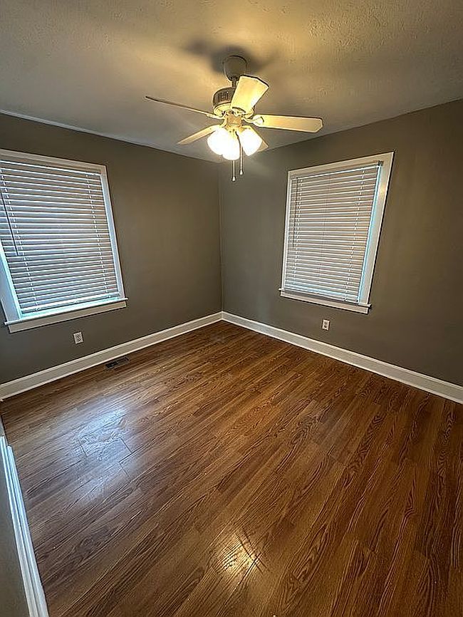 Image of 1121 Locust St